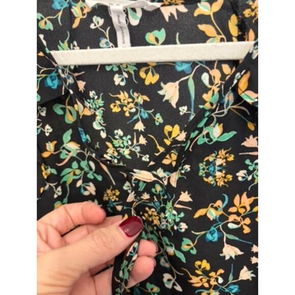 Women’s Designer Blouse Lot Size M | Saks Fifth Ave, BCBG Generation, Parker - Picture 3 of 10